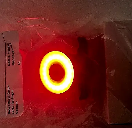 Runde LED-Fahrradrückleuchte mit Halterung