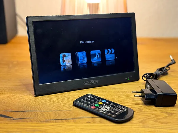 RefleXion LED 1104HV portabler Monitor